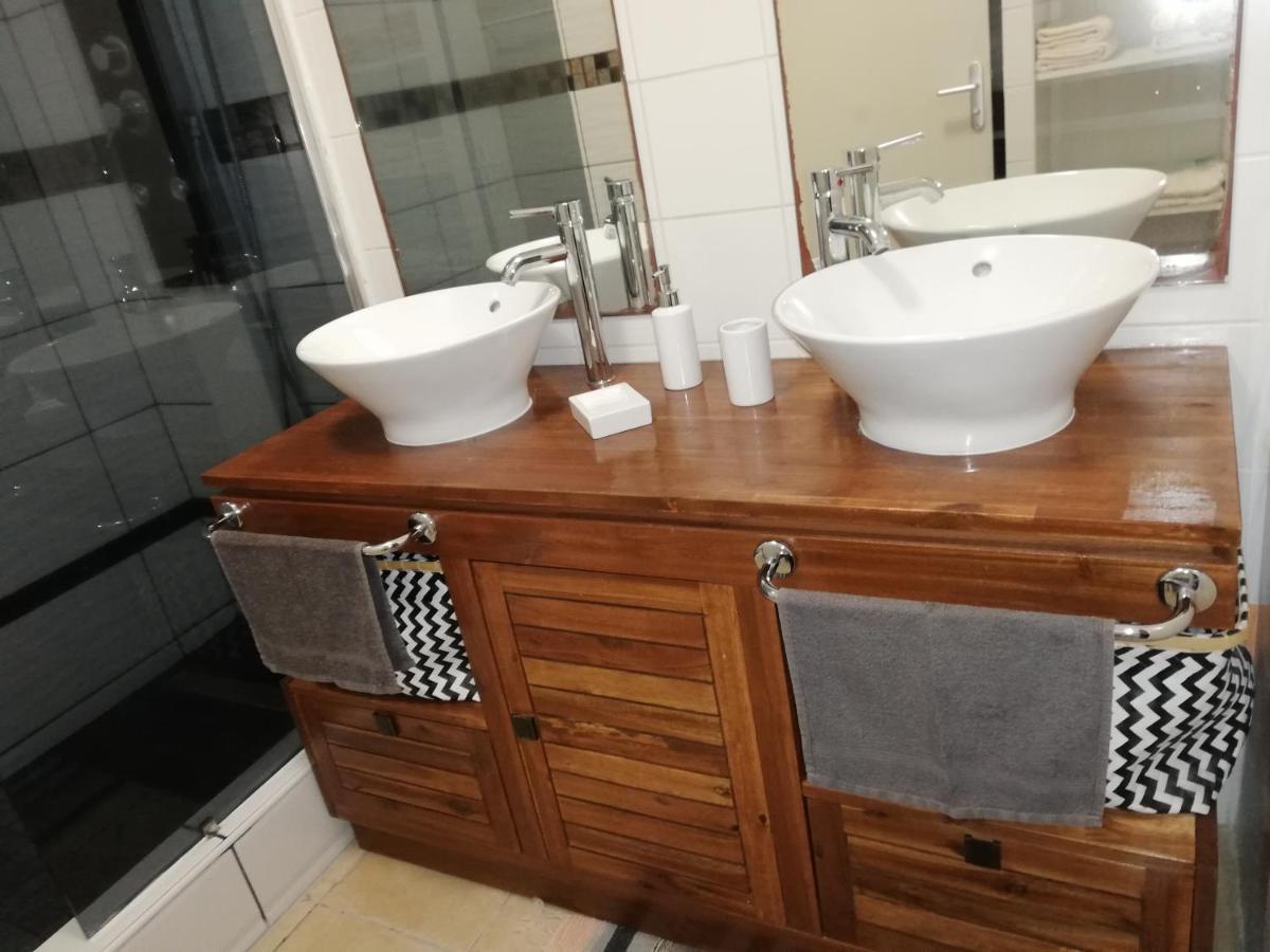 Appartement Meuble De Tourisme Saint Pierre Ngoại thất bức ảnh