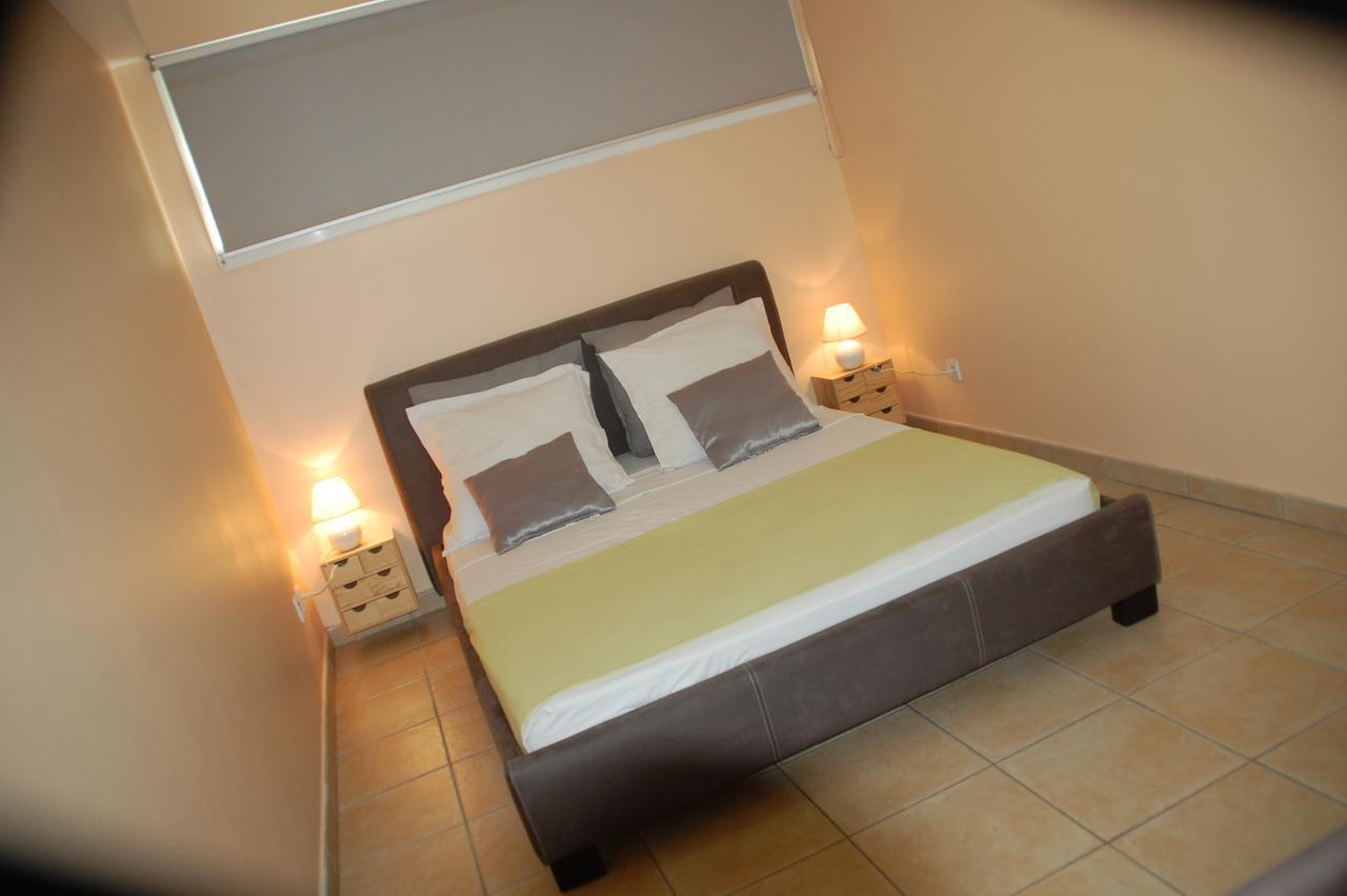 Appartement Meuble De Tourisme Saint Pierre Ngoại thất bức ảnh